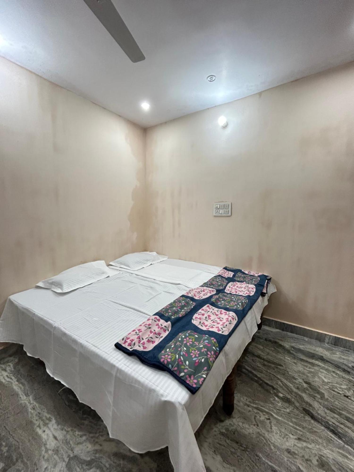 Allāhābād Junction Vishwanath Residencyヴィラ エクステリア 写真