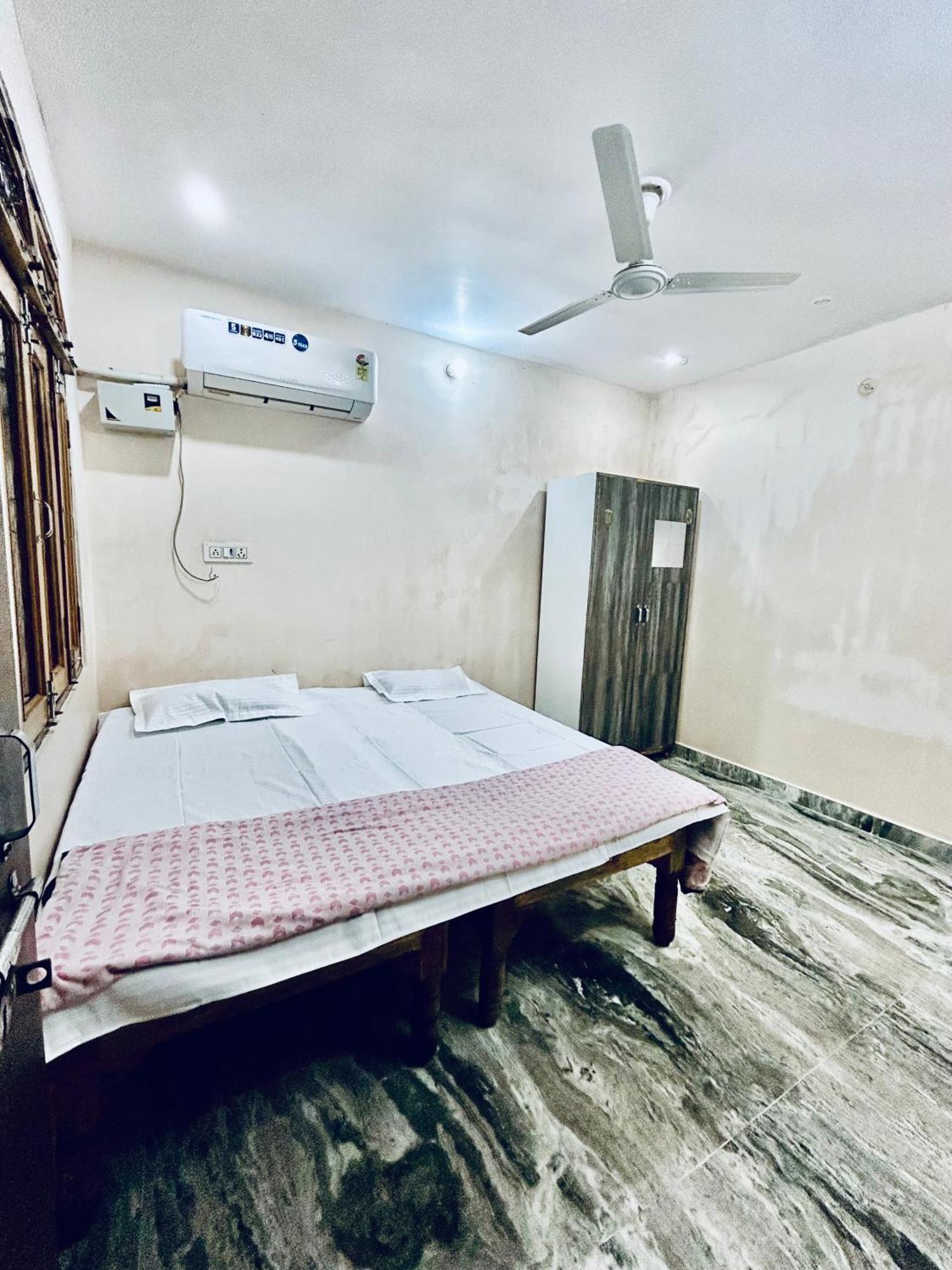 Allāhābād Junction Vishwanath Residencyヴィラ エクステリア 写真