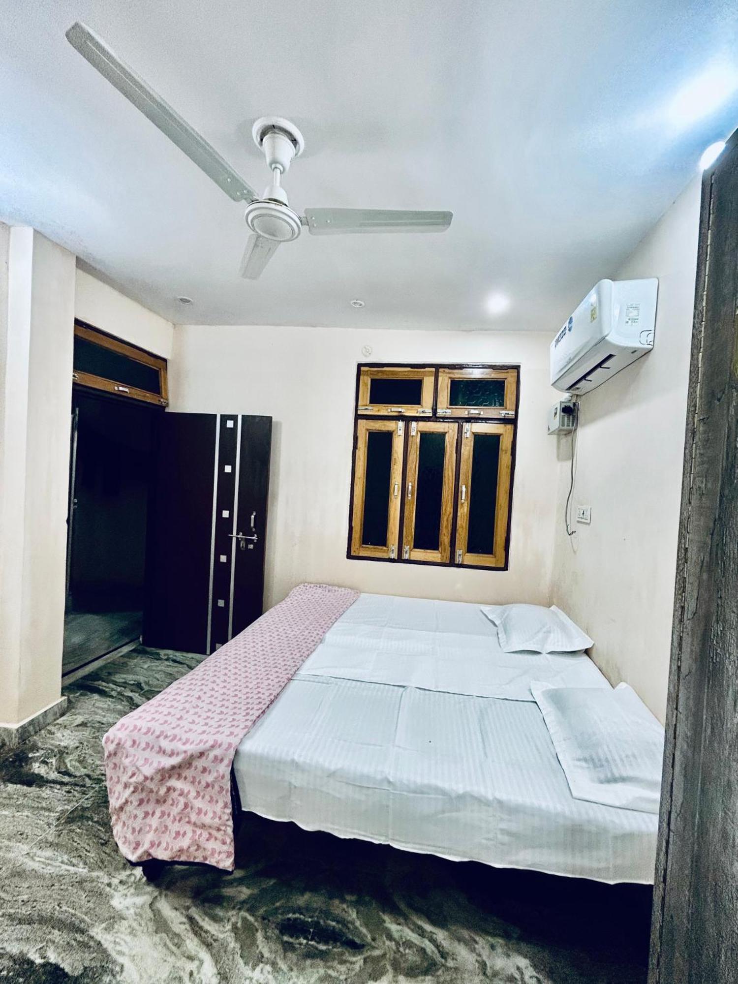 Allāhābād Junction Vishwanath Residencyヴィラ エクステリア 写真