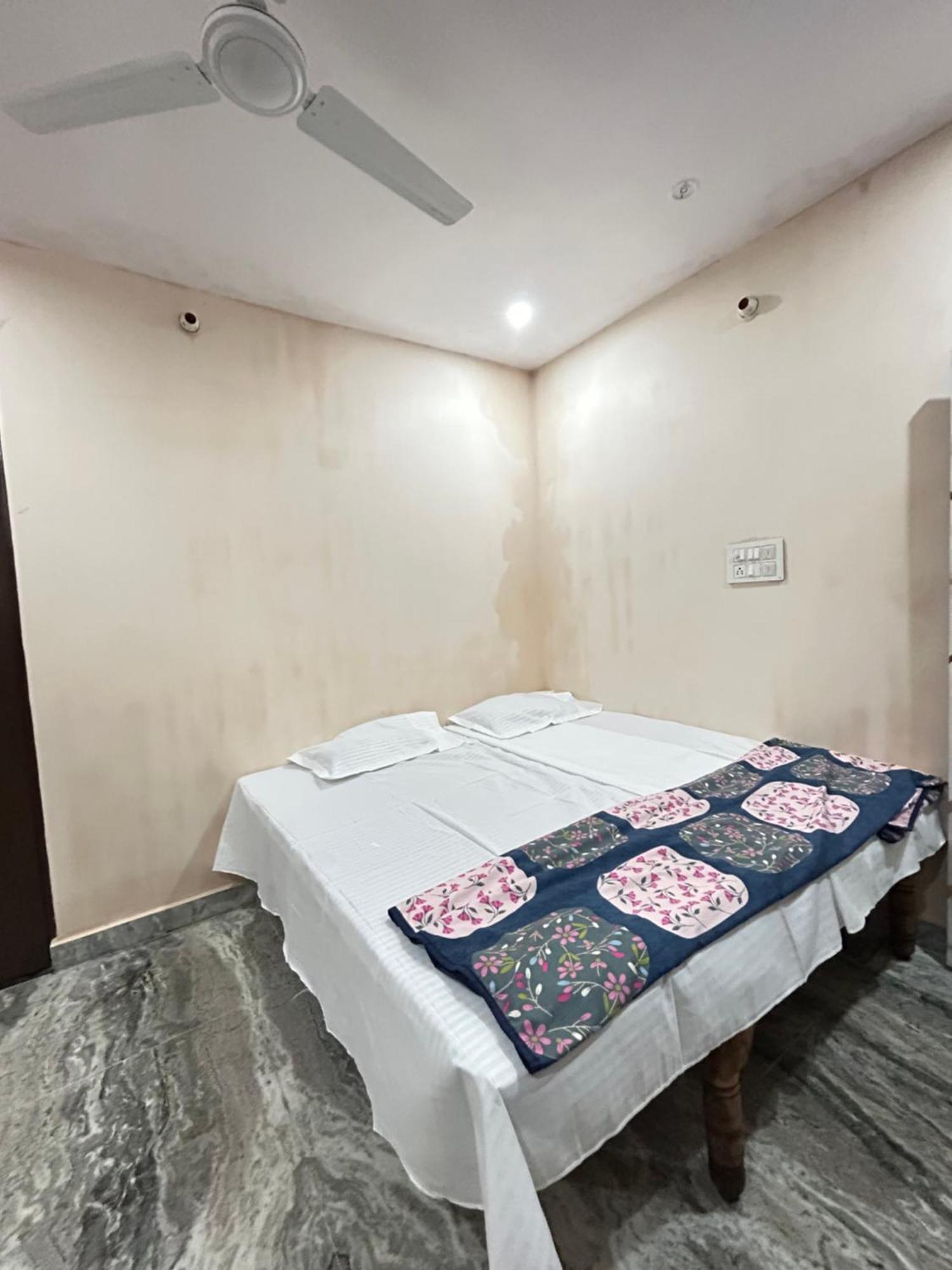 Allāhābād Junction Vishwanath Residencyヴィラ エクステリア 写真