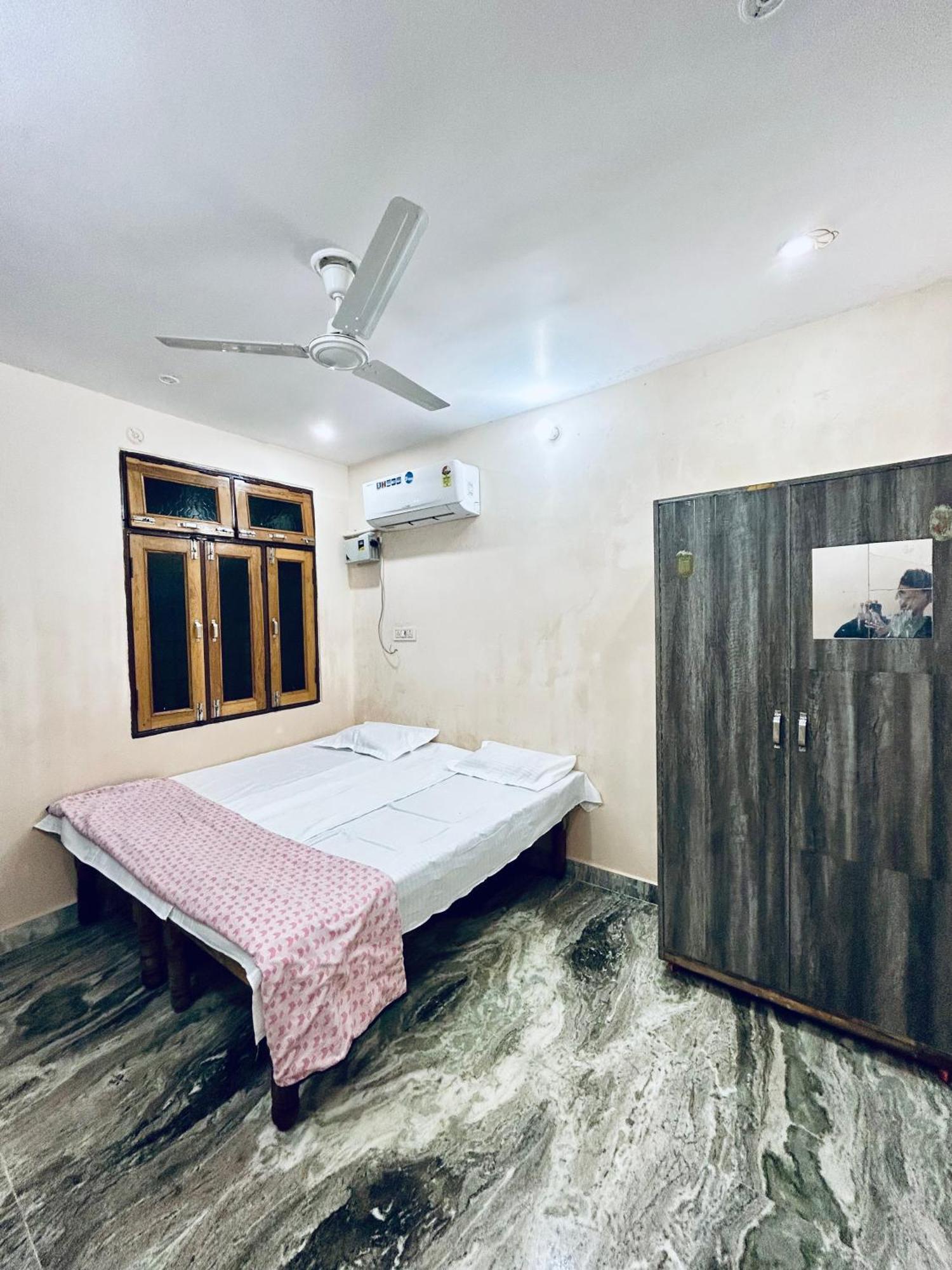Allāhābād Junction Vishwanath Residencyヴィラ エクステリア 写真